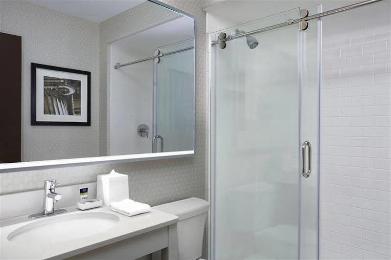 Four Points By Sheraton Kitchener-Ватерлоо Екстер'єр фото