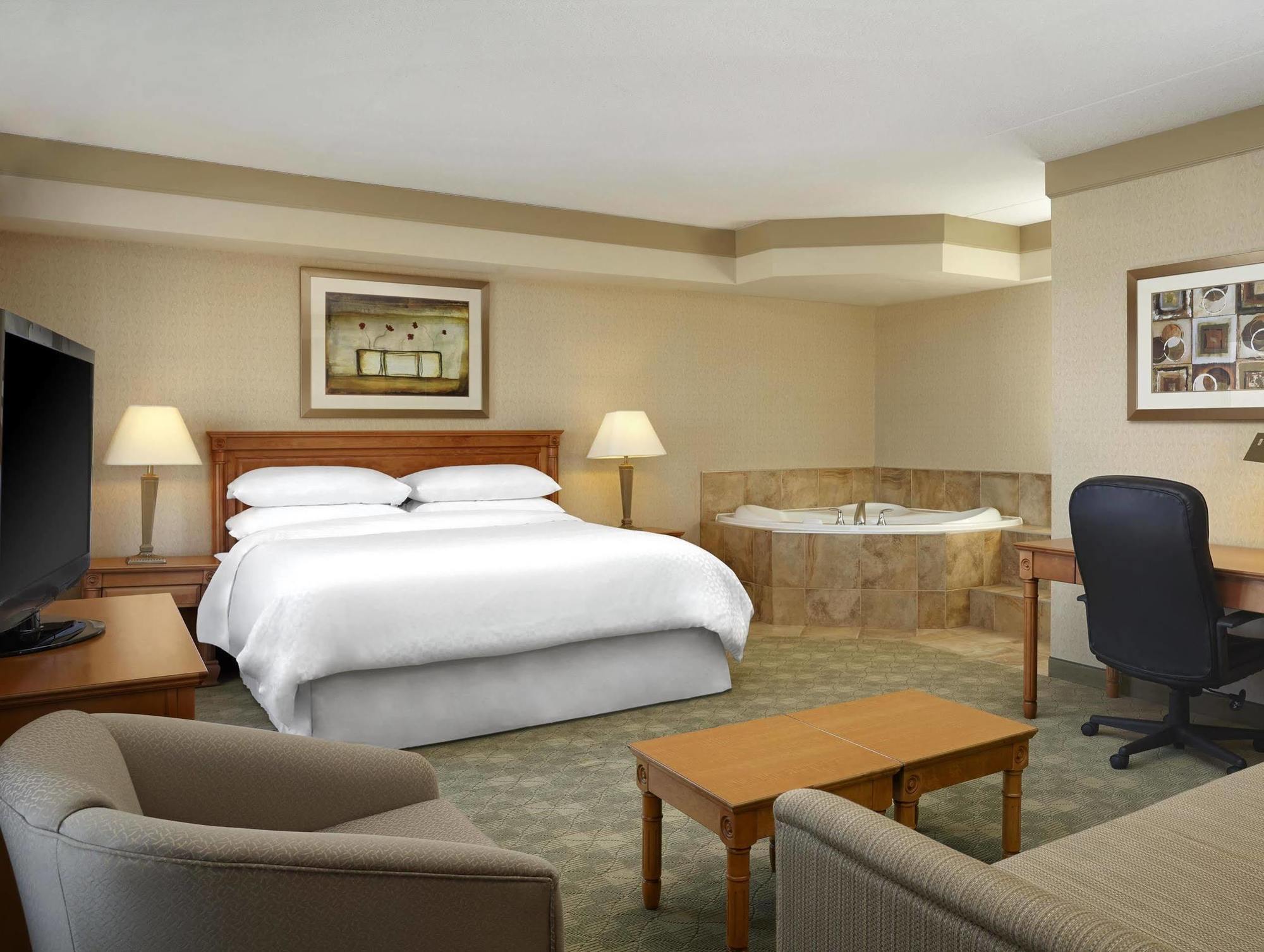 Four Points By Sheraton Kitchener-Ватерлоо Екстер'єр фото